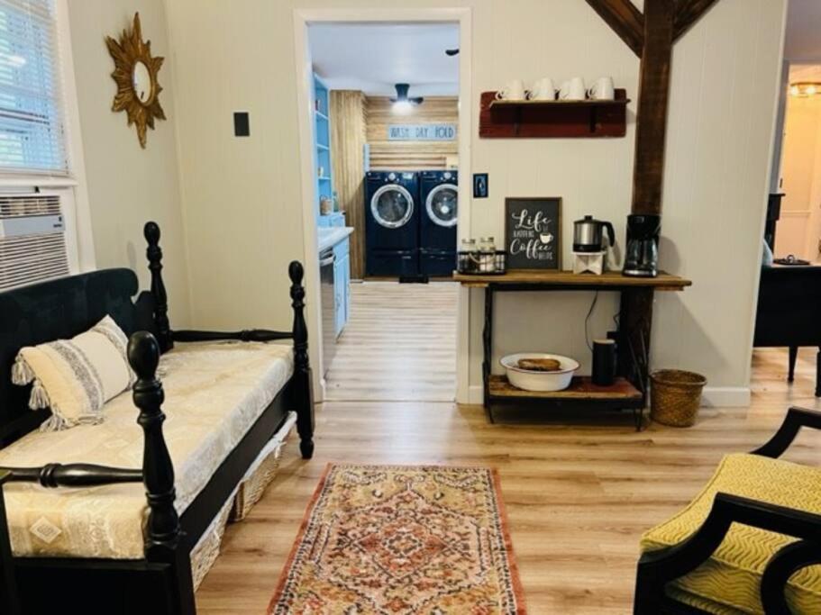 Mountain Lake Retreat - Hot Tub, Lake, Fire Pit, Wineries, Restaurant Harpers Ferry Dış mekan fotoğraf