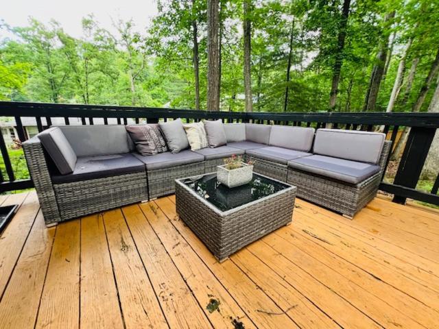 Mountain Lake Retreat - Hot Tub, Lake, Fire Pit, Wineries, Restaurant Harpers Ferry Dış mekan fotoğraf